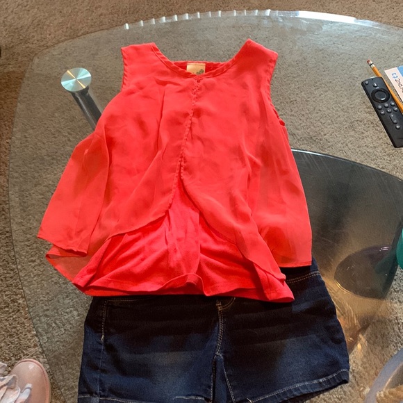 Outfit - Picture 1 of 2